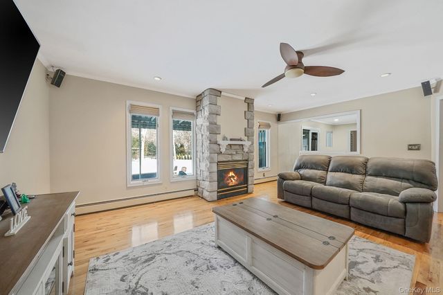 29 Wrana Street, Medford, NY 11763