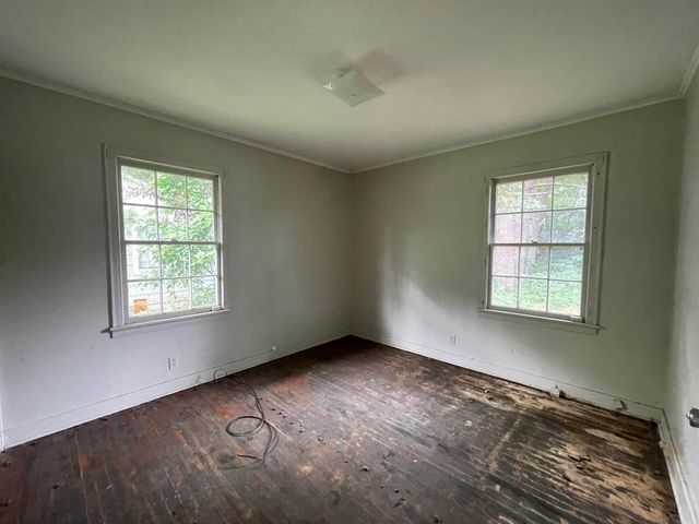 717 Laughrun Dr, Forrest City, AR 72335