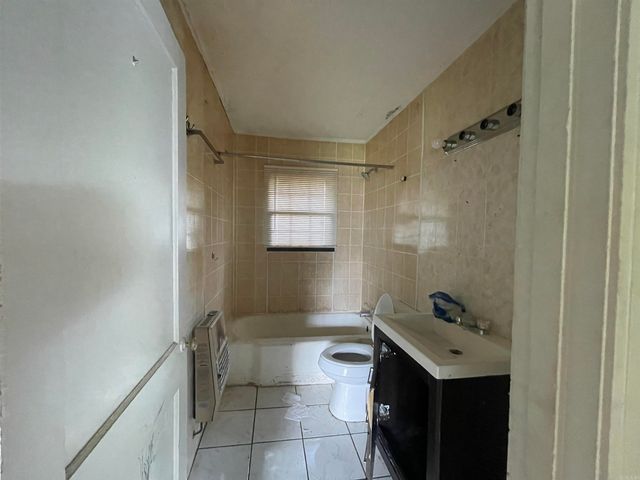 717 Laughrun Dr, Forrest City, AR 72335