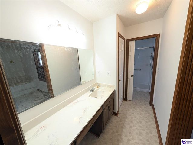 697 St Andrews Road, Brandenburg, KY 40108