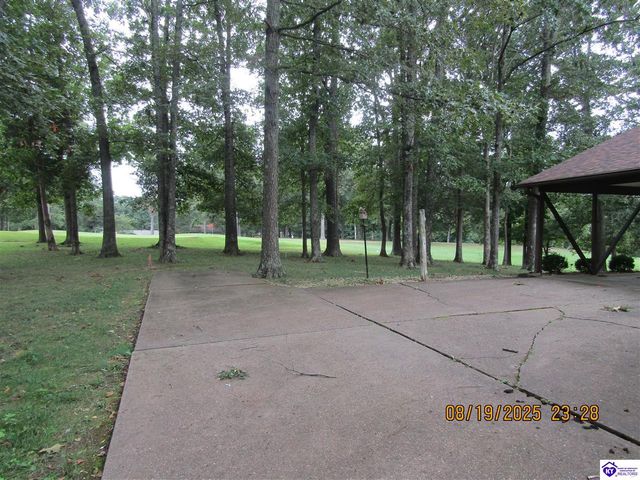 697 St Andrews Road, Brandenburg, KY 40108