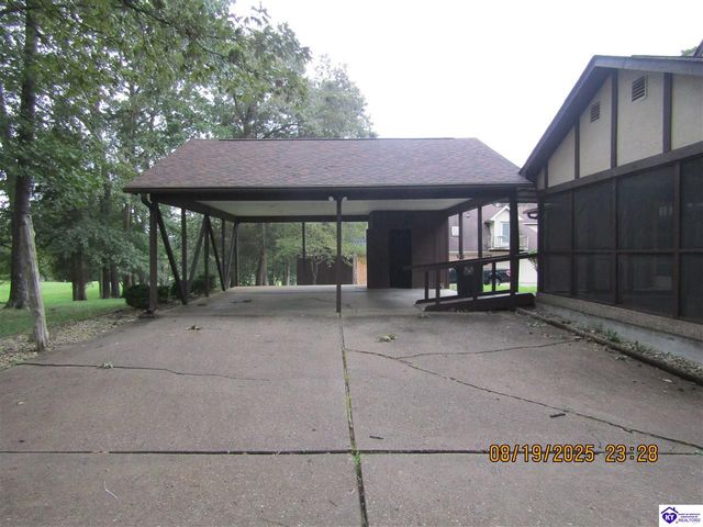 697 St Andrews Road, Brandenburg, KY 40108