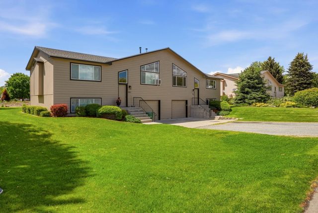 1821 N Corbin Ln, Greenacres, WA 99016