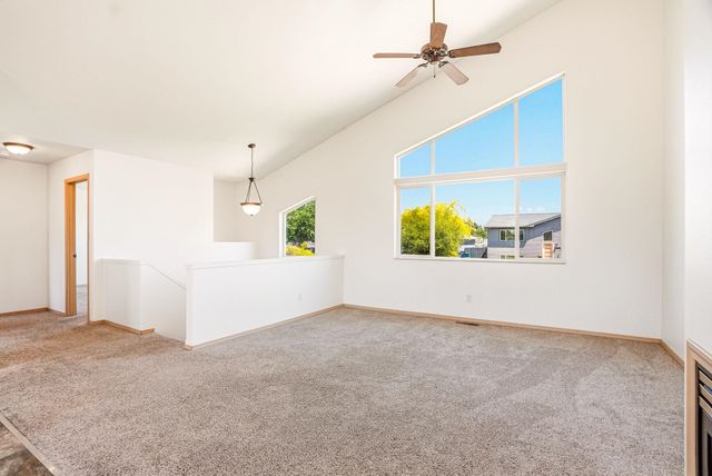 1821 N Corbin Ln, Greenacres, WA 99016