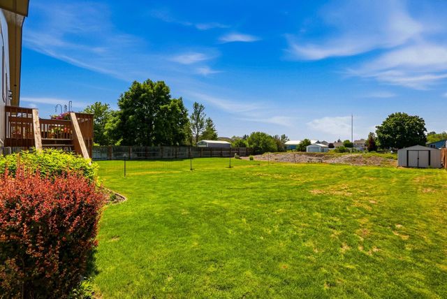 1821 N Corbin Ln, Greenacres, WA 99016