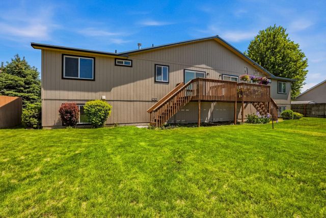 1821 N Corbin Ln, Greenacres, WA 99016