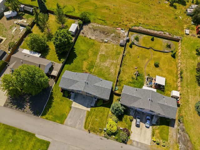 1821 N Corbin Ln, Greenacres, WA 99016
