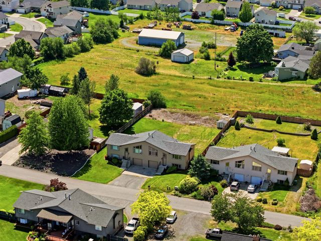 1821 N Corbin Ln, Greenacres, WA 99016
