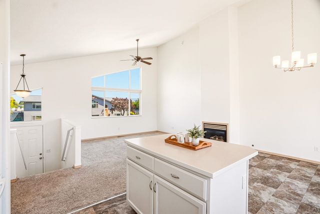 1821 N Corbin Ln, Greenacres, WA 99016