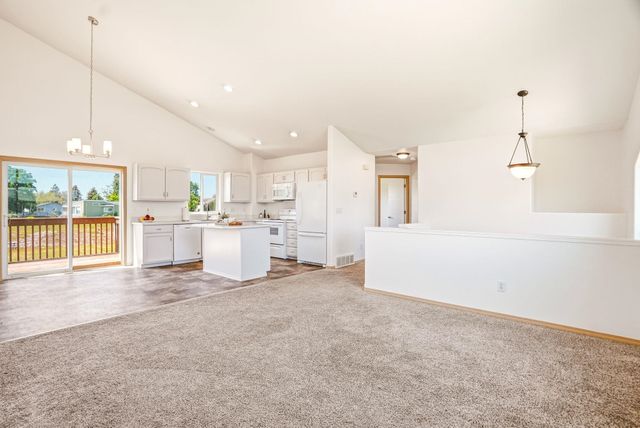 1821 N Corbin Ln, Greenacres, WA 99016