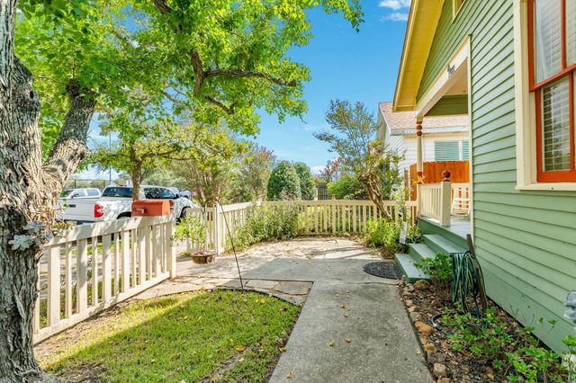 4123 Avenue Q, Galveston, TX 77550