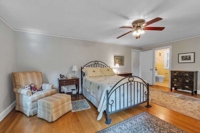 8 Old Colony Road, Worcester, MA 01609