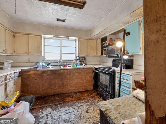 61 Timberlake Trail, Hogansville, GA 30230