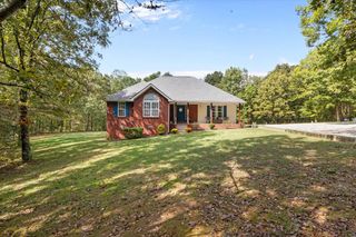 210 Th Hooper Ln, Mc Ewen, TN 37101
