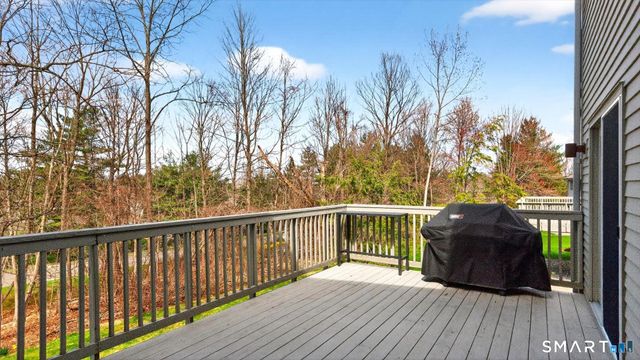 4 Thistle Hollow 4, Avon, CT 06001