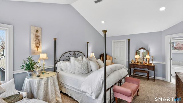 4 Thistle Hollow 4, Avon, CT 06001