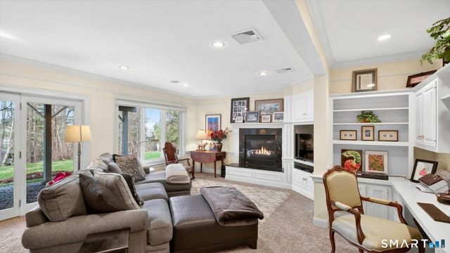 4 Thistle Hollow 4, Avon, CT 06001