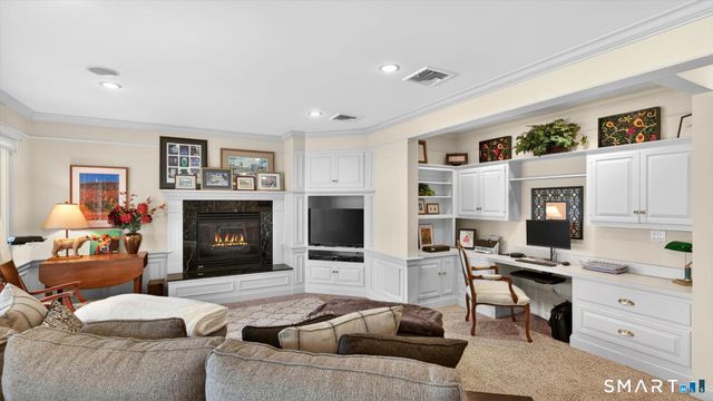 4 Thistle Hollow 4, Avon, CT 06001