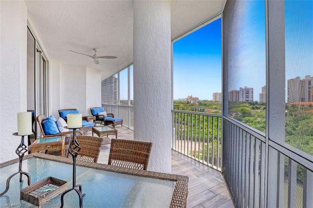400 FLAGSHIP DR # 802, Naples, FL 34108