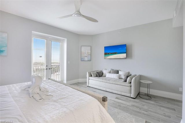 400 FLAGSHIP DR # 802, Naples, FL 34108