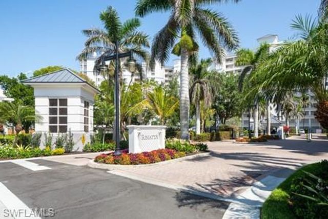 400 FLAGSHIP DR # 802, Naples, FL 34108