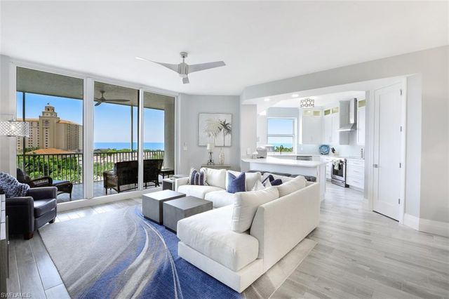 400 FLAGSHIP DR # 802, Naples, FL 34108