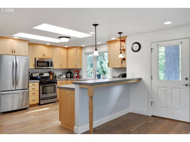 19851 LELAND Rd, Oregon City, OR 97045