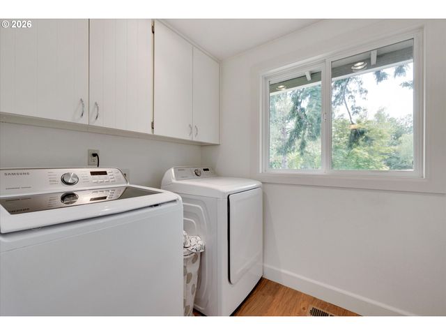 19851 LELAND Rd, Oregon City, OR 97045