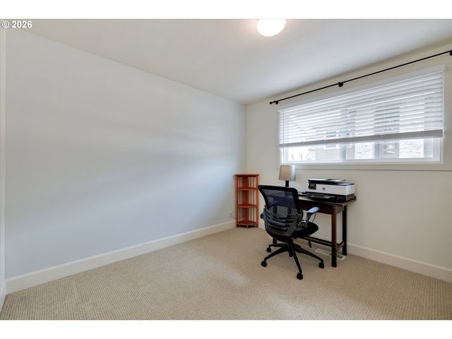 19851 LELAND Rd, Oregon City, OR 97045