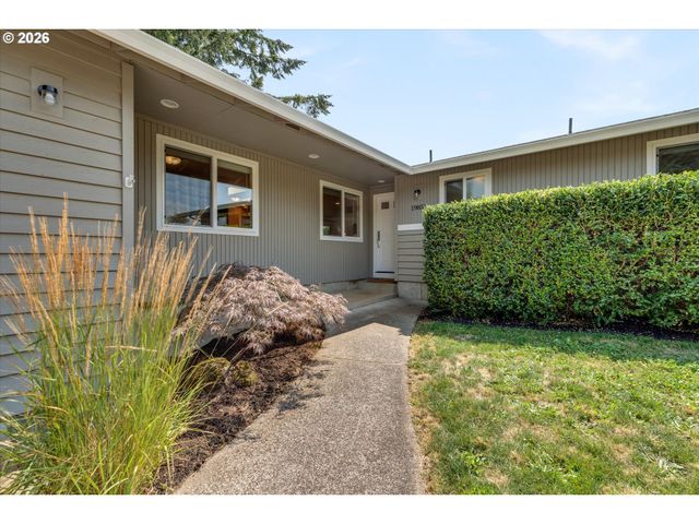 19851 LELAND Rd, Oregon City, OR 97045