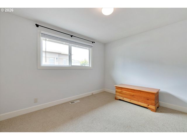 19851 LELAND Rd, Oregon City, OR 97045