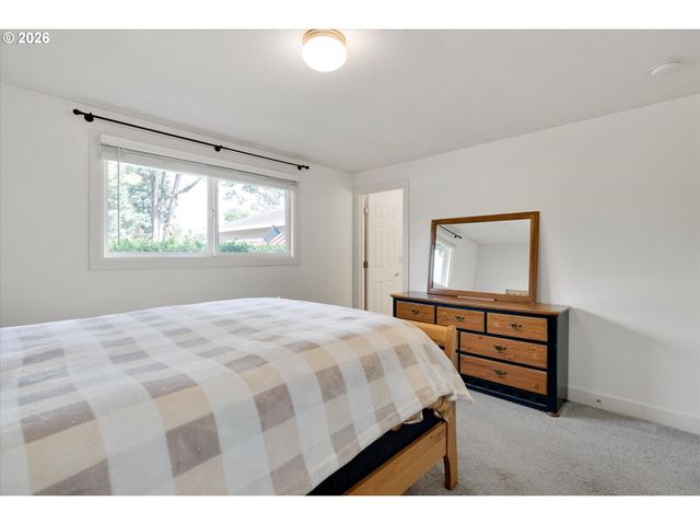 19851 LELAND Rd, Oregon City, OR 97045