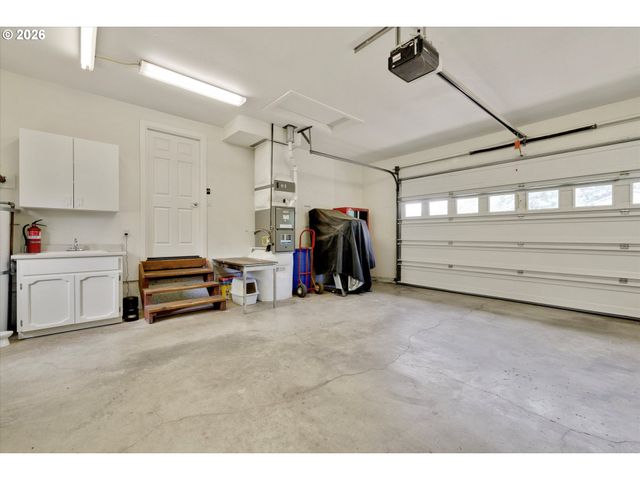 19851 LELAND Rd, Oregon City, OR 97045