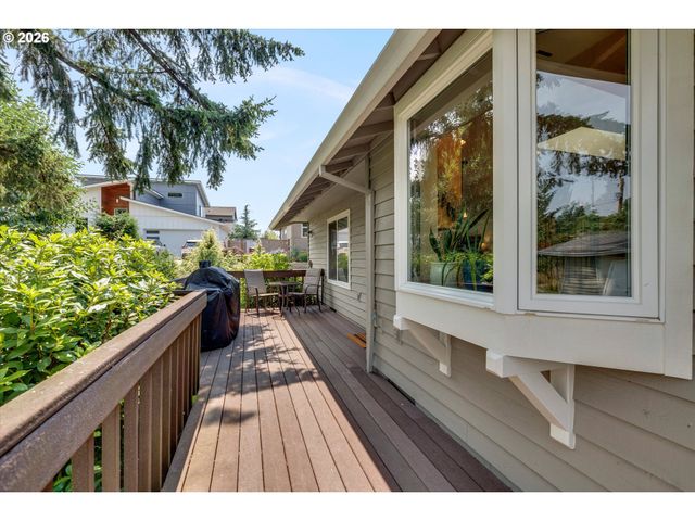 19851 LELAND Rd, Oregon City, OR 97045