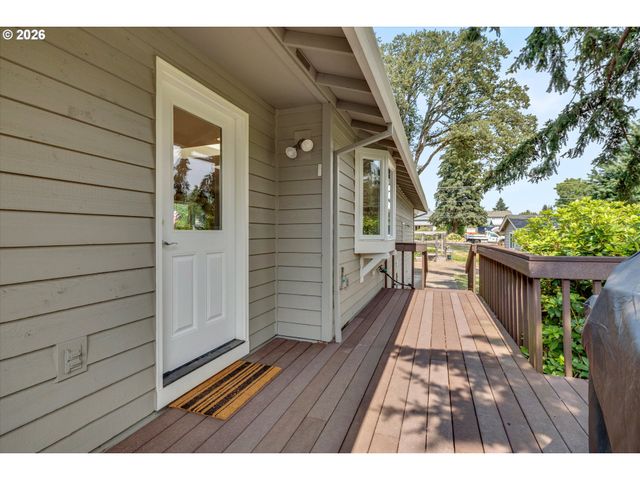 19851 LELAND Rd, Oregon City, OR 97045