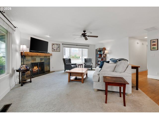 19851 LELAND Rd, Oregon City, OR 97045
