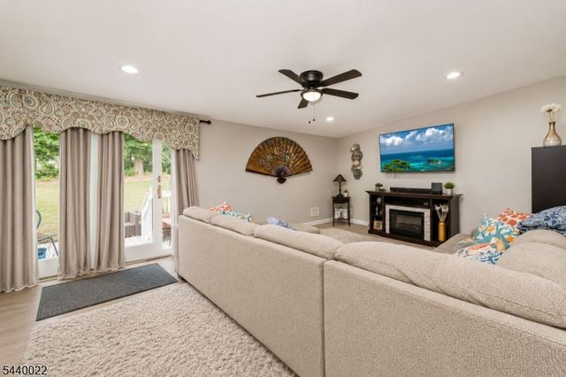 90 Farms Road Cir, East Brunswick Twp., NJ 08816
