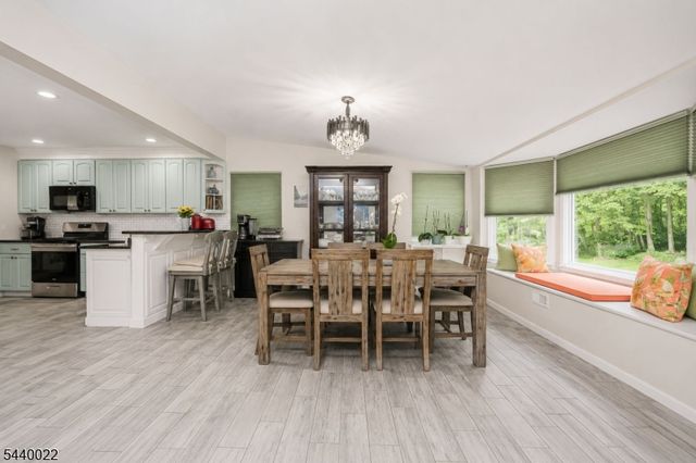 90 Farms Road Cir, East Brunswick Twp., NJ 08816