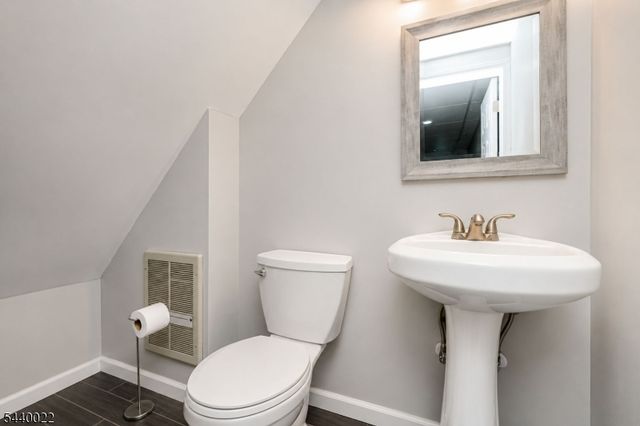 90 Farms Road Cir, East Brunswick Twp., NJ 08816