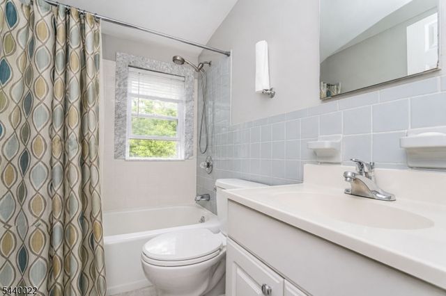 90 Farms Road Cir, East Brunswick Twp., NJ 08816