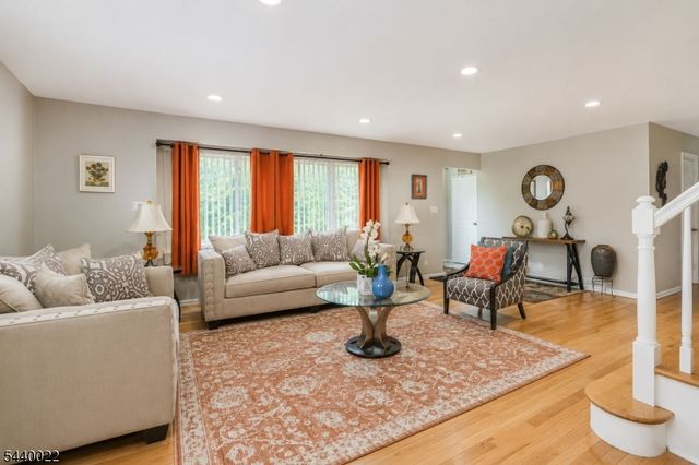 90 Farms Road Cir, East Brunswick Twp., NJ 08816