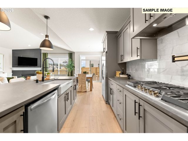 8511 N 7TH St 208, Ridgefield, WA 98642