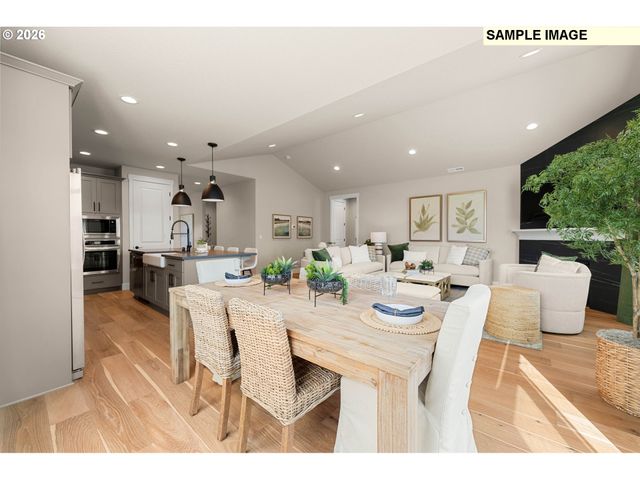 8511 N 7TH St 208, Ridgefield, WA 98642