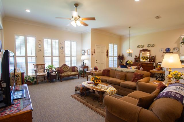 1230 Quinby Ln, Tyler, TX 75701