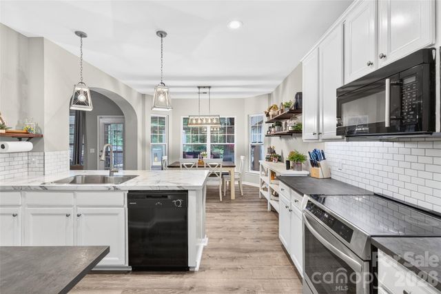 9834 Dominion Crest Drive, Charlotte, NC 28269