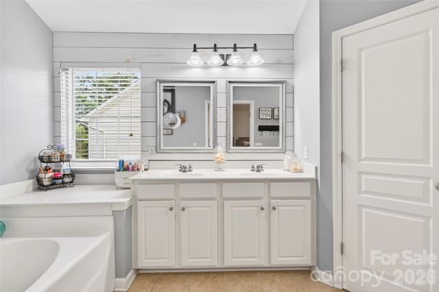 9834 Dominion Crest Drive, Charlotte, NC 28269