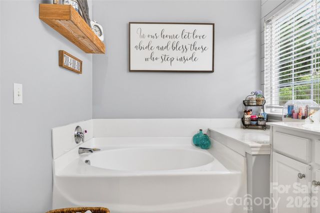 9834 Dominion Crest Drive, Charlotte, NC 28269