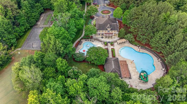 9834 Dominion Crest Drive, Charlotte, NC 28269