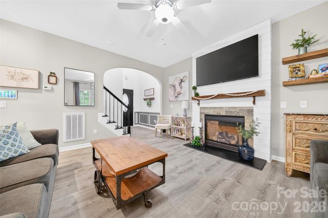 9834 Dominion Crest Drive, Charlotte, NC 28269