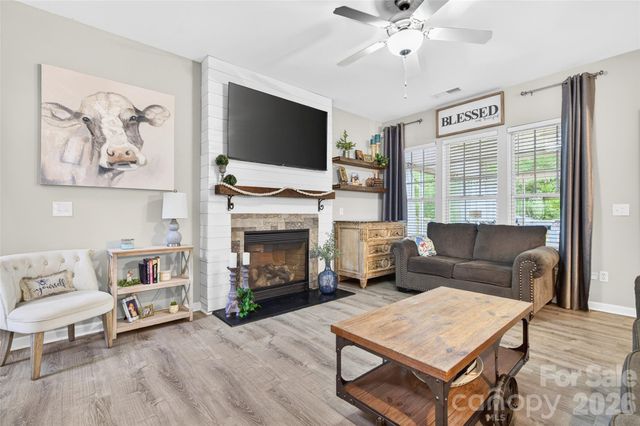 9834 Dominion Crest Drive, Charlotte, NC 28269